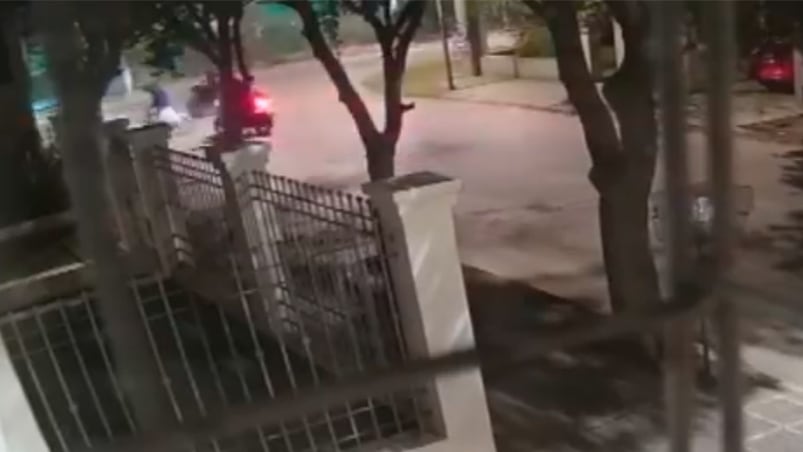 Ciclista atacada por motochoros en Córdoba