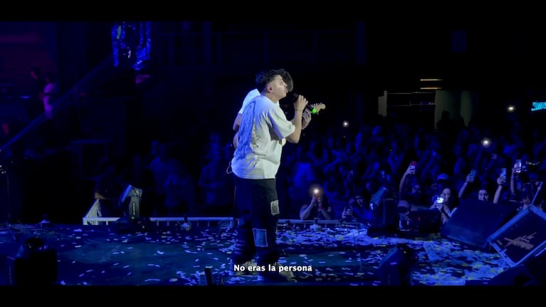 Los Herrera estrenaron una versión acústica de Mientes y emocionaron al público 