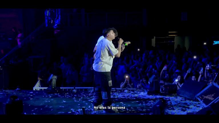 Los Herrera estrenaron una versión acústica de Mientes y emocionaron al público