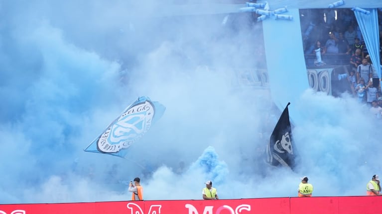 El tremendo recibimiento de la hinchada de Belgrano en el clásico ante Talleres en Alberdi