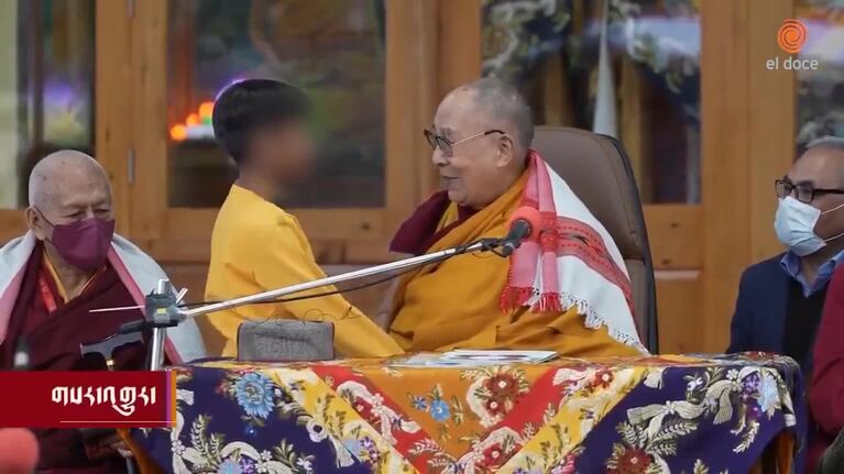 El video del Dalai Lama que generó repudio