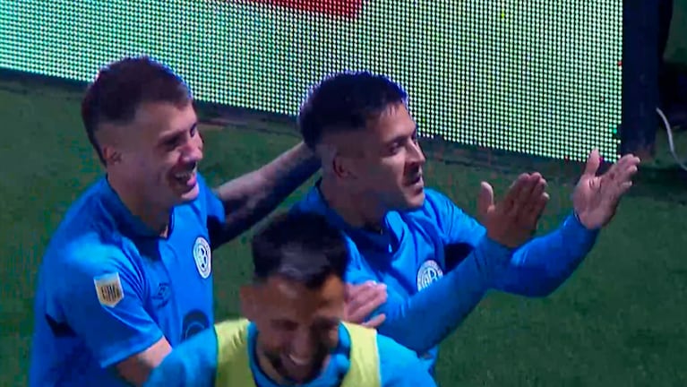 El gol de Uvita Fernández para el 2 a 0 de Belgrano sobre Newell’s en Alberdi