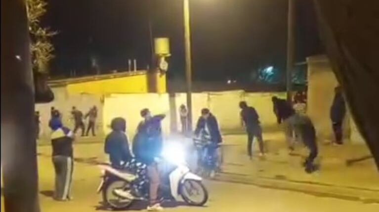 En primera persona: el ataque a piedrazos a una comisaría de Córdoba