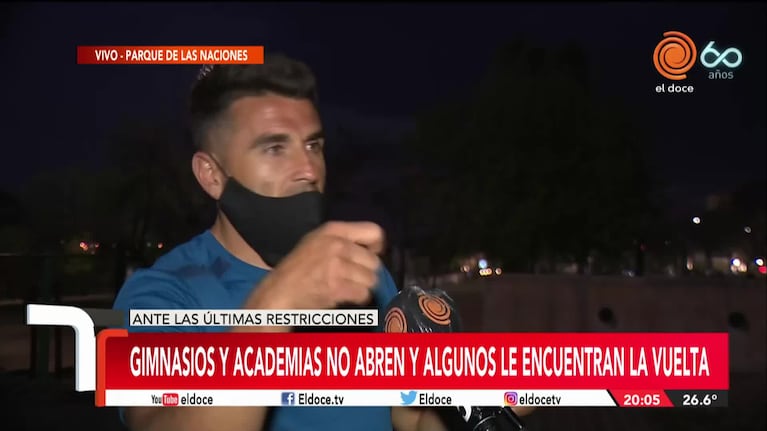 Con los gimnasios cerrados, entrenan en el parque