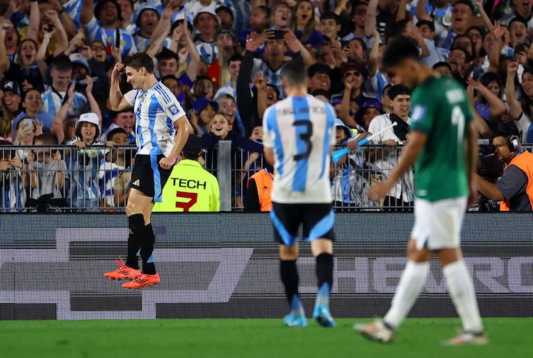 Otra asistencia de Messi y golazo de Julián Álvarez para el 3 a 0 de Argentina ante Bolivia