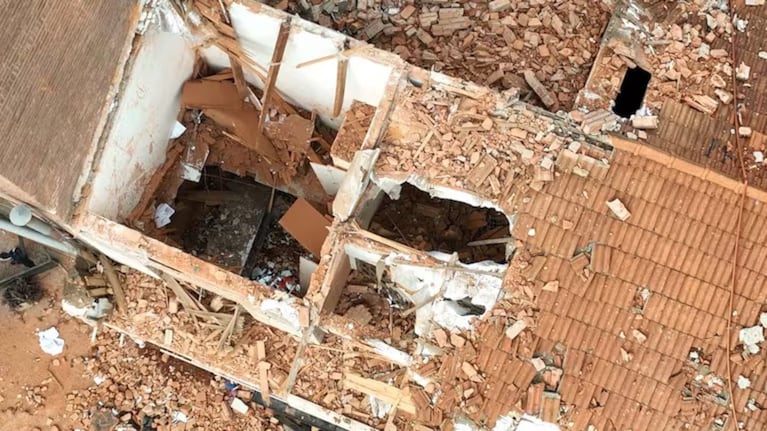 Los inquilinos de arriba del bar del derrumbe consiguieron casa pero siguen sin poder sacar sus cosas