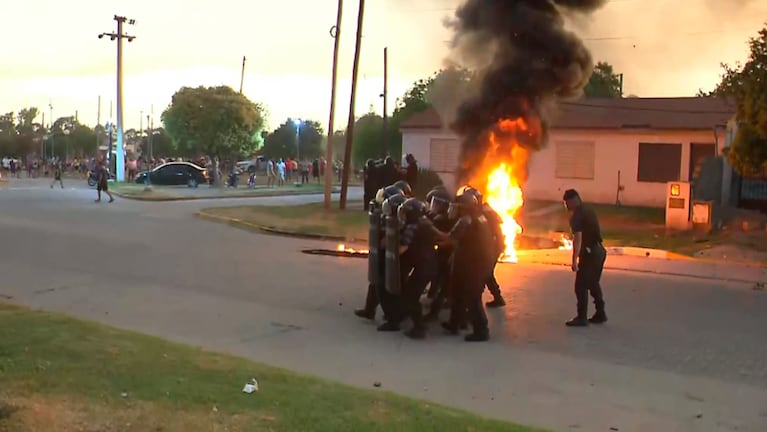 Tensión en medio de la protesta por el crimen de Adrián González en Malagueño