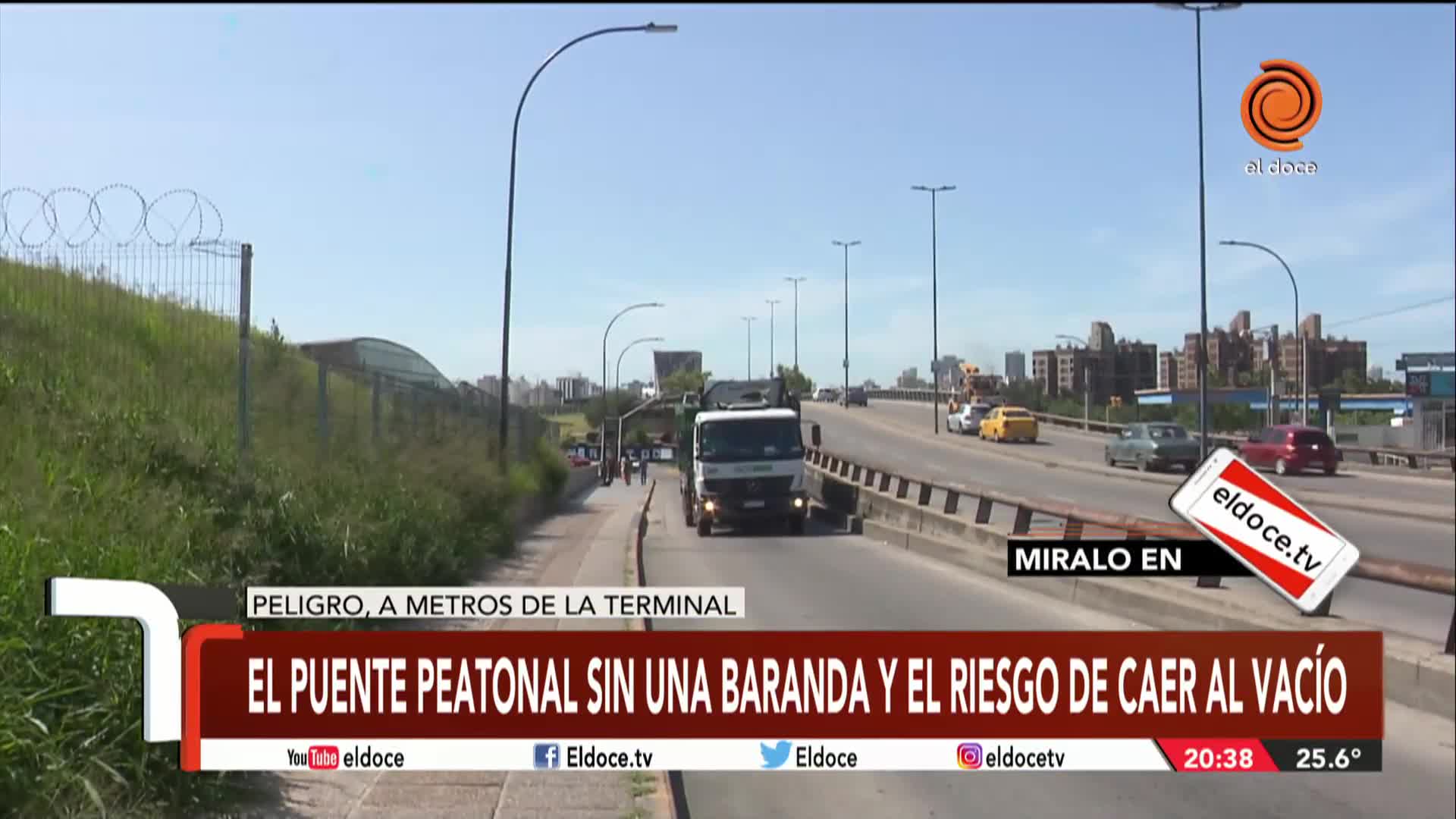 Peligro en la Terminal: le falta una baranda a un puente peatonal