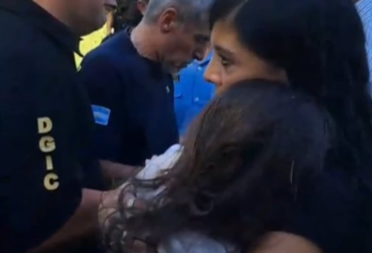 Así fue el reencuentro de Esmeralda con sus familiares tras ser hallada en Cosquín