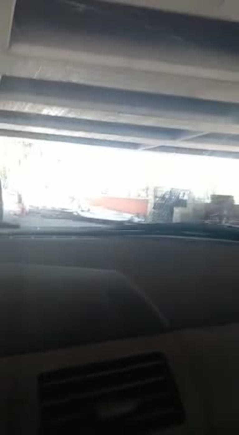 El camión que chocó contra puente Sarmiento
