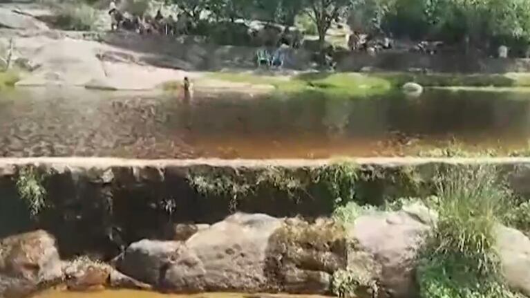 Denunció que un caño “aspiró” a su hija en el río y murió ahogada