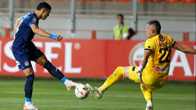 El gol de Ramón Sosa y el 2 a 0 de Talleres a Cobresal en Chile