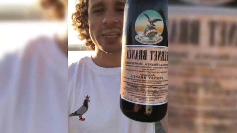 Luisito Comunica probó el fernet y el choripán