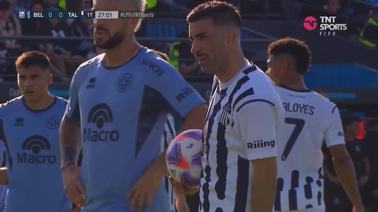 Losada le atajó un penal a Santos