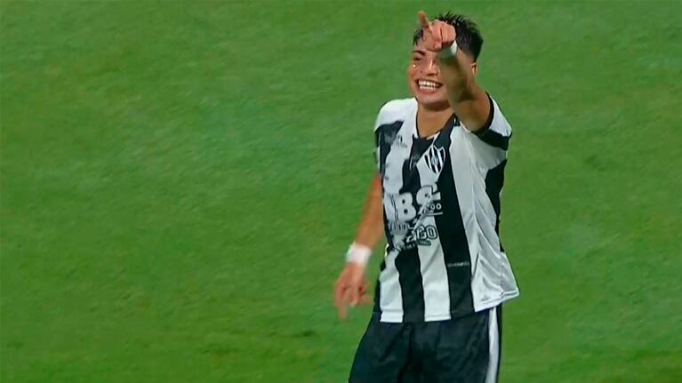 El gol de Diego Barrera para el 4 a 0 de Central Córdoba frente a Belgrano