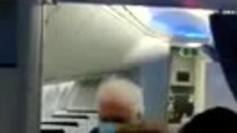 Escracharon a Ginés González García en Ezeiza