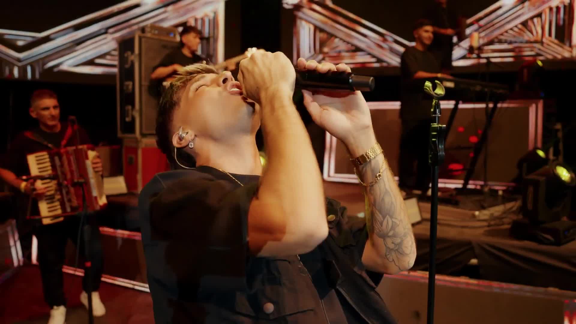 DesaKTa2 y un doble estreno con "Entra en mi vida" y "La de la mala suerte", dos éxitos de la música mexicana