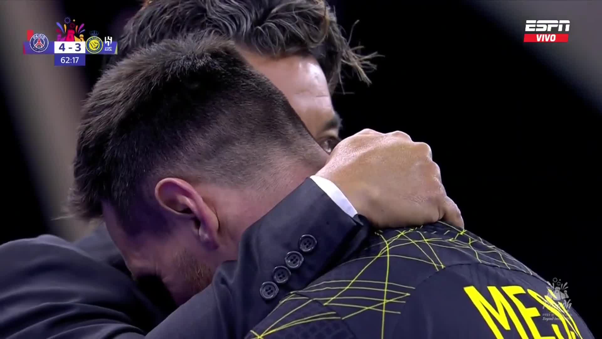 Emotivo abrazo entre Gallardo y Messi