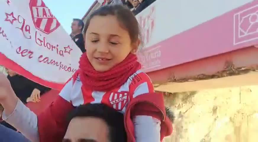 Los festejos de la hinchada de Instituto