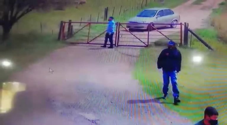 Se disfrazaron de policías para robar a una familia en un campo