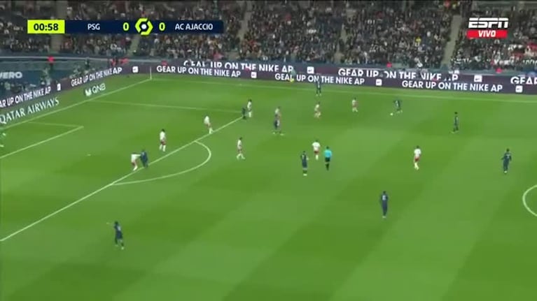 Silbidos a Messi en el partido del PSG