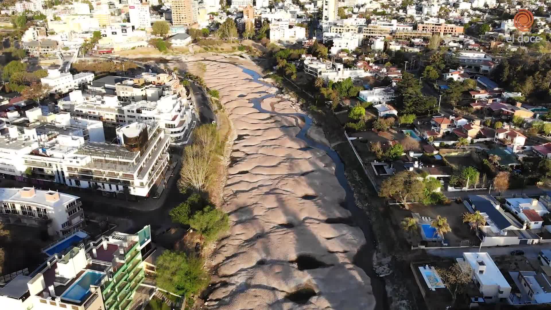 La sequía en Carlos Paz desde un drone