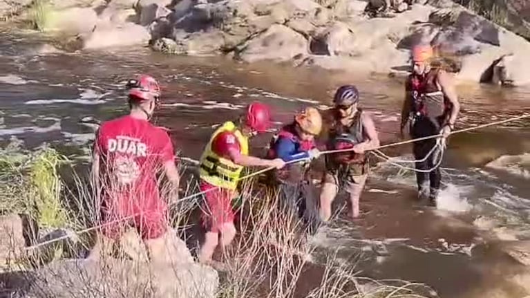 Rescataron a dos hombres varados en Traslasierra