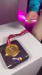 El pesaje de las medallas de Di María y Paredes