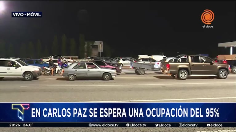 Largas filas de autos en el peaje a Carlos Paz: alta expectativa por Carnaval