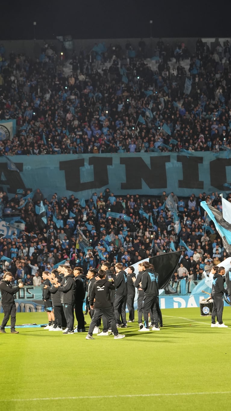 Locura en Alberdi por el Banderazo de Belgrano antes del clásico