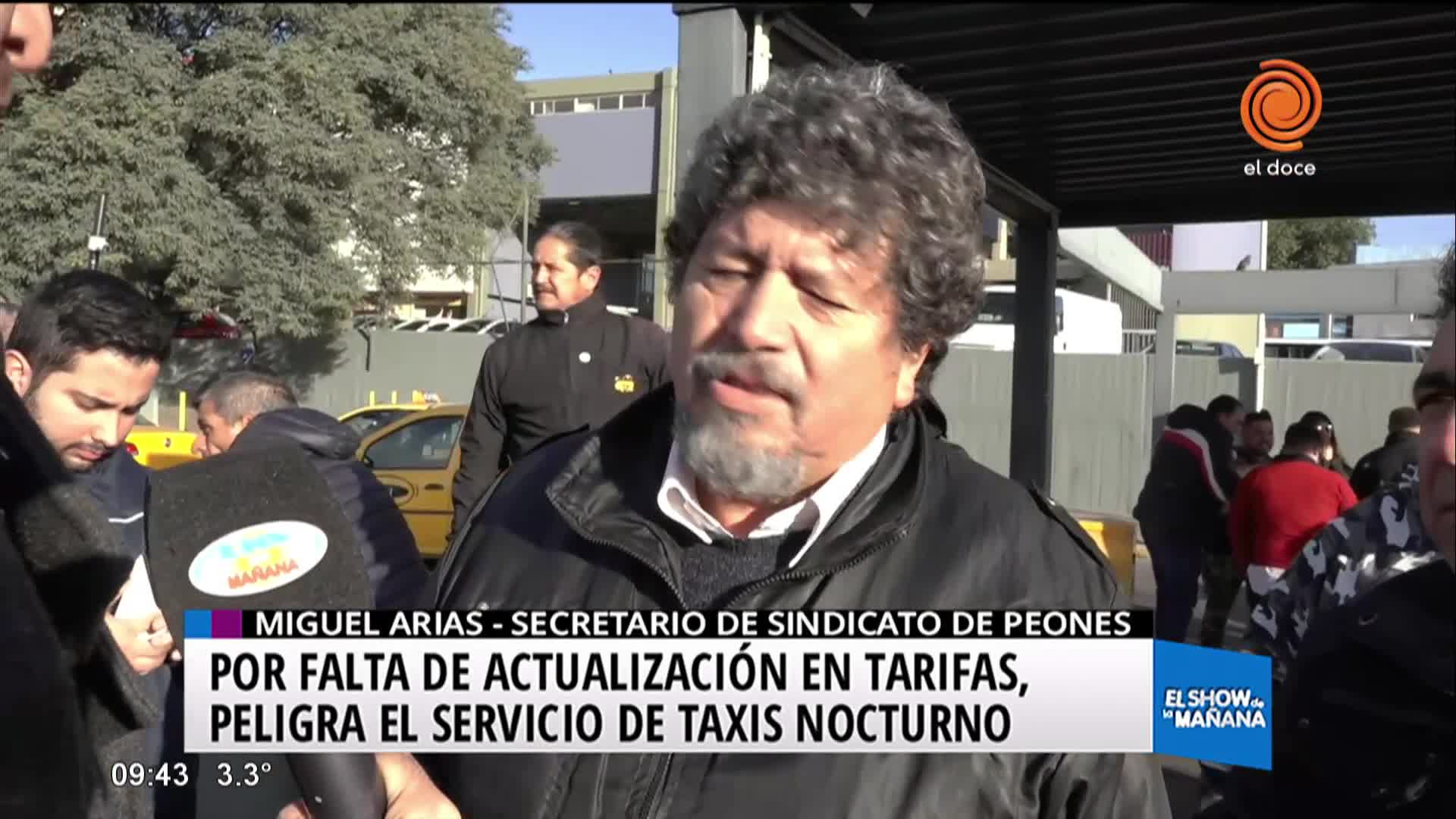 Asamblea de taxis en la terminal