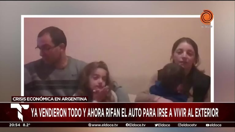 Rifaron su auto para irse a vivir al extranjero