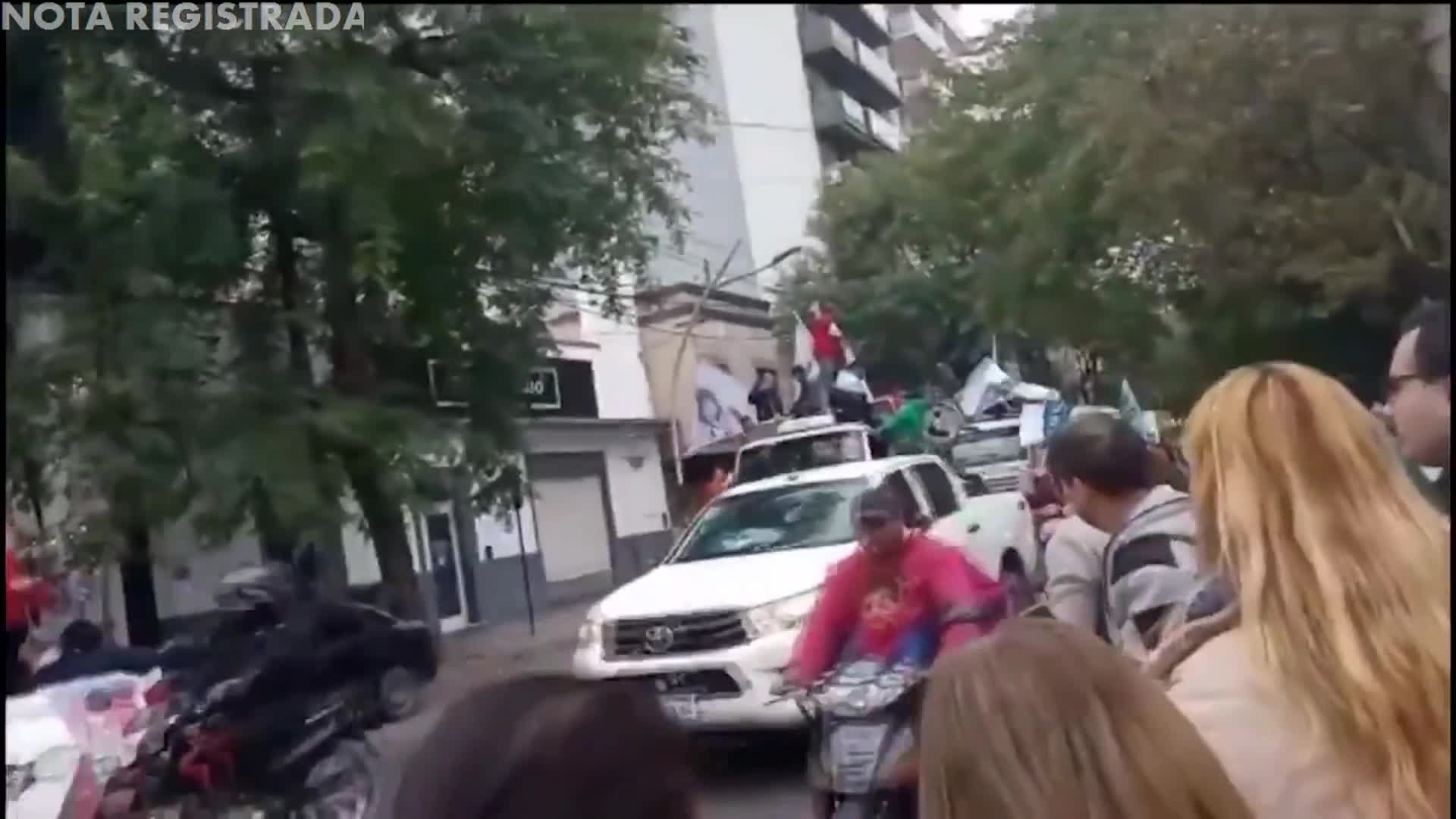 Una nena murió atropellada en una caravana electoral