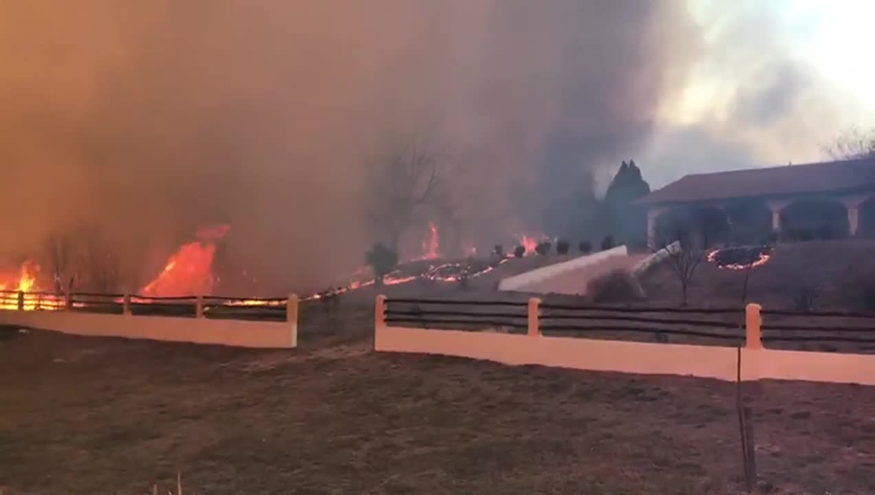 Impactante incendio en Las Jarillas