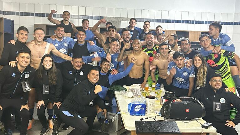 El alocado festejo de Belgrano en el vestuario por la clasificación a octavos de Sudamericana