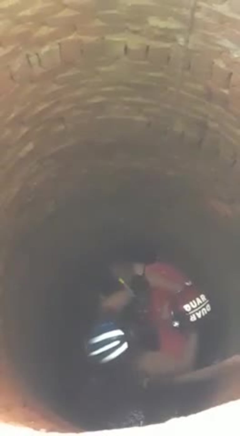 Rescataron a una turista que cayó a un pozo