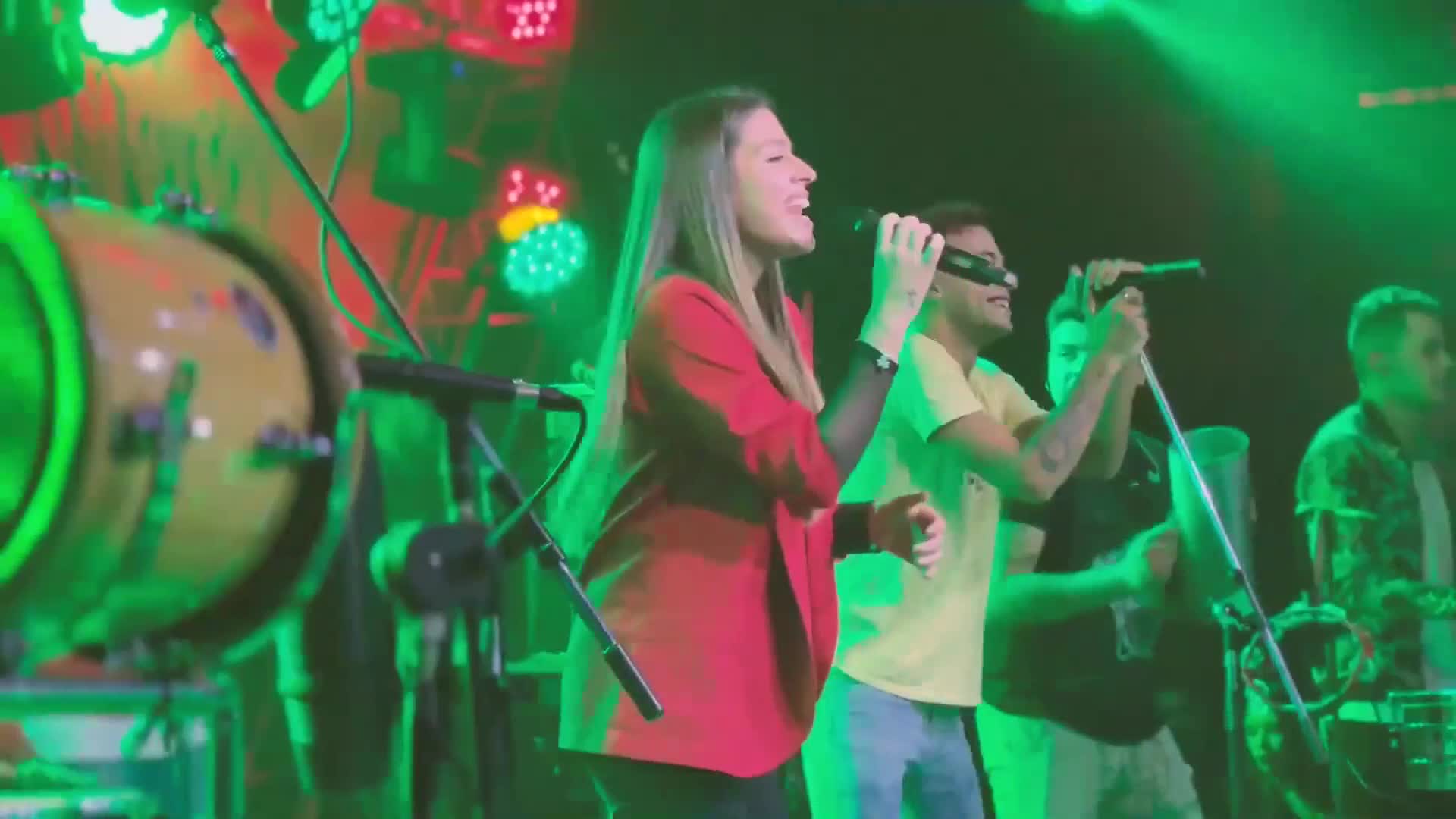 Lo nuevo de La Banda de Carlitos en la voz de Euge