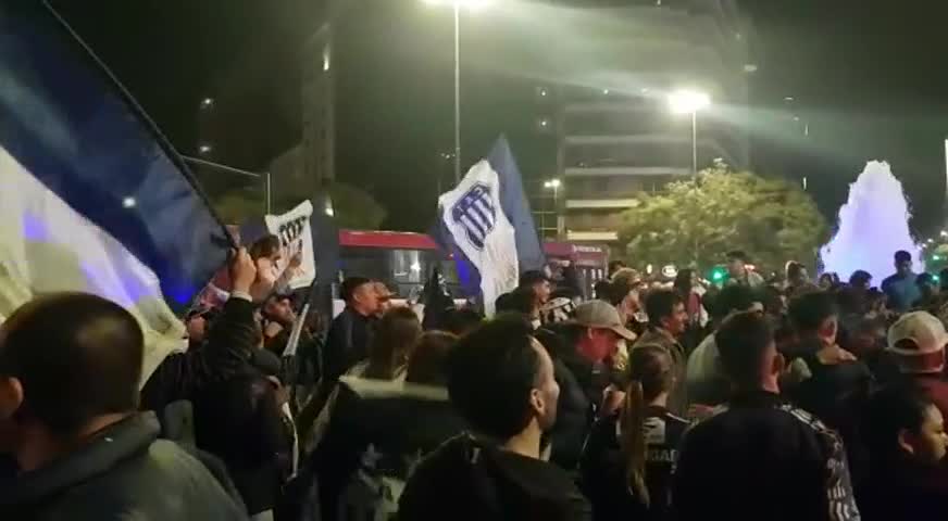 Así celebraron los hinchas de la "T" en el Patio Olmos