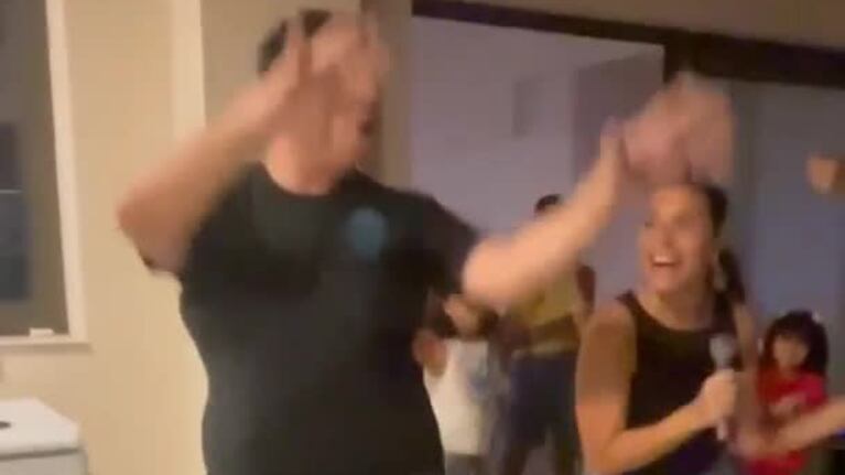 Euge Quevedo sorprendió cantando Xuxa en un karaoke