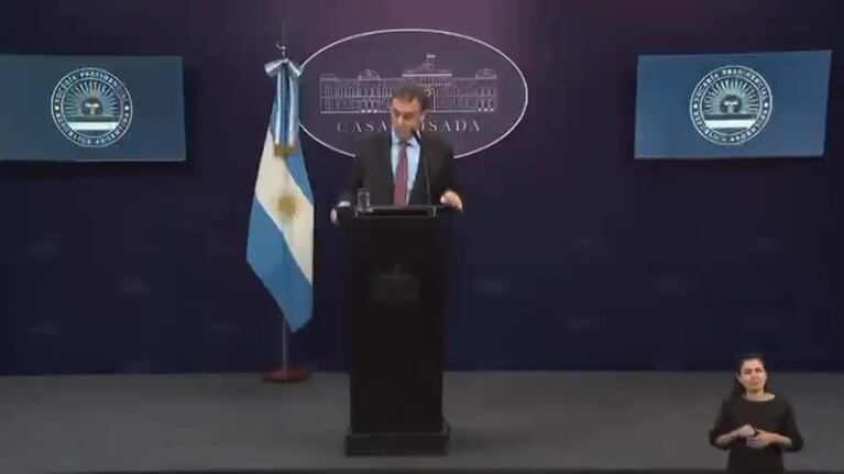 El enojo de Adorni ante la pregunta por la cantidad de perros que tiene el presidente