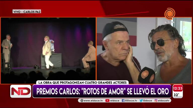 Osvaldo Laport y Víctor Laplace, felices con el premio Carlos de oro