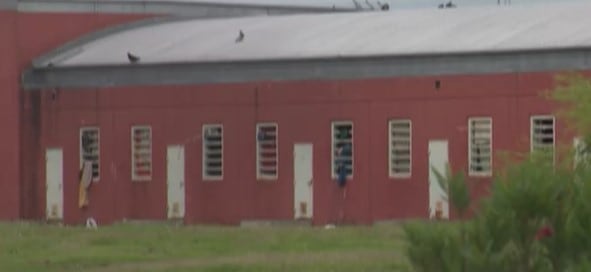 El abogado de dos de las guardias de Bouwer detenidas negó violencia y discriminación contra el interno trans