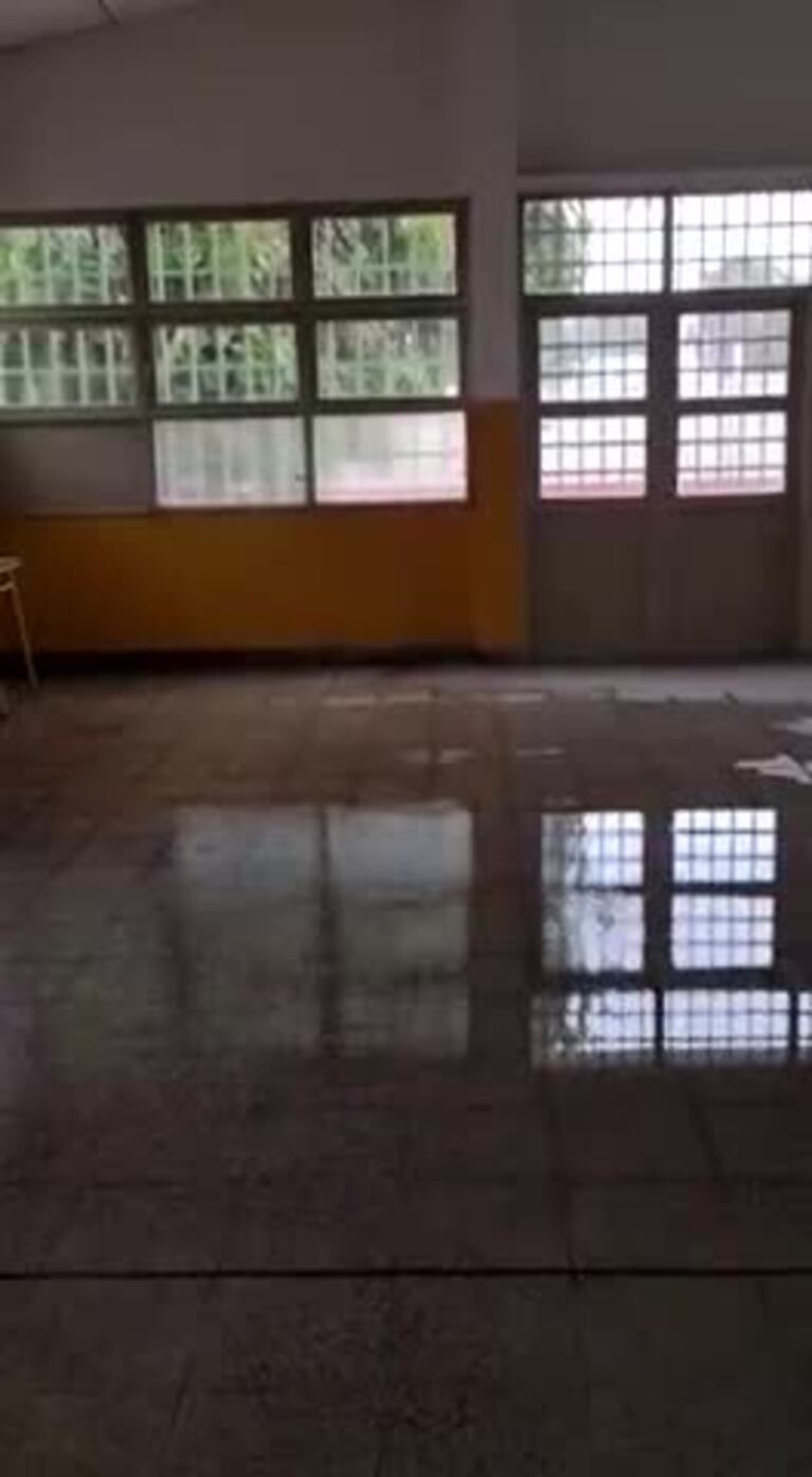 Inundación en el IPEM 205 en Quebrada de las Rosas