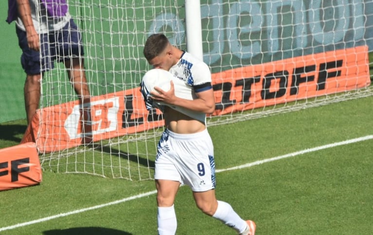 Girotti metió el primer gol para Talleres frente Gimnasia