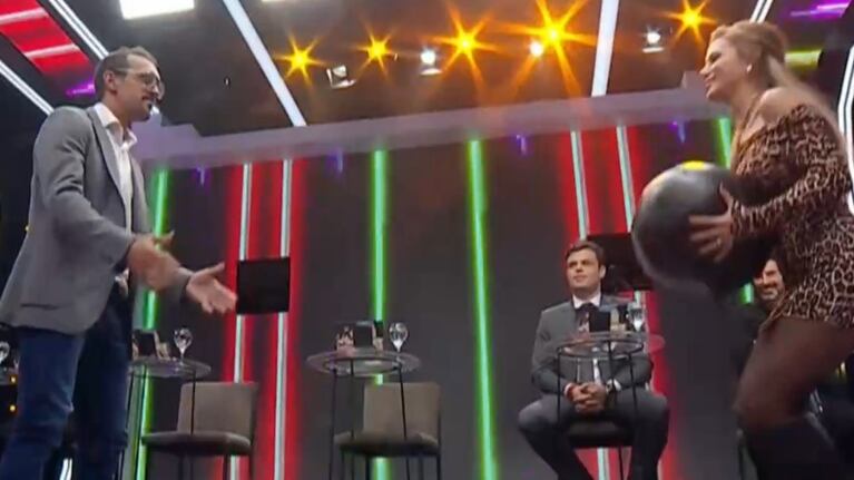 El blooper de Evangelina Anderson con Pepe Chatruc en Los 8 Escalones