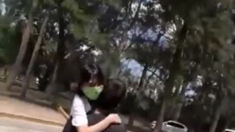 Cruzó caminando a otra provincia con su hija enferma