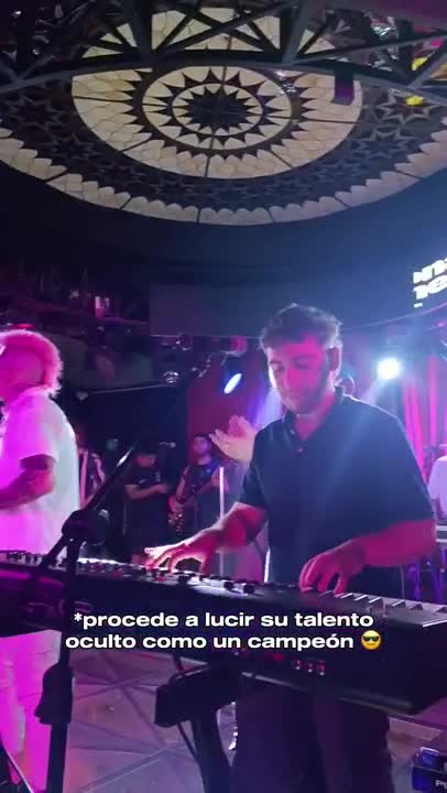 Monada invitó a una persona del público y sorprendió con su talento