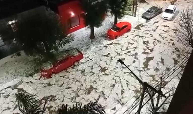 Video: el sorprendente río de granizo que se formó en Río Tercero tras las lluvias