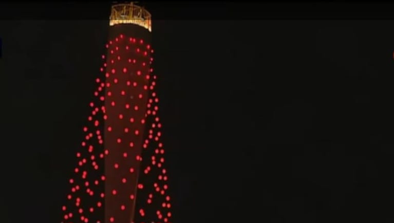 El árbol de Navidad del Parque Sarmiento volvió a brillar y generó sorpresa