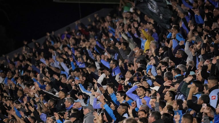 Los hinchas de Belgrano, entre el delirio por la goleada y las primeras chicanas a Talleres